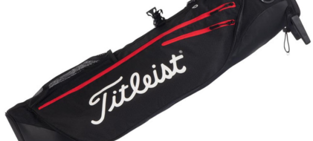 Titleist高级便携袋：用风格和功能提升您的高尔夫体验。